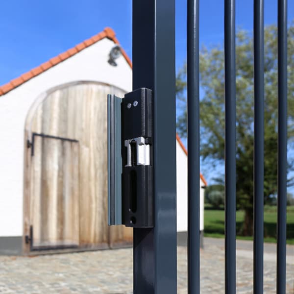 Contrôle d'Accès & Gâche Électrique